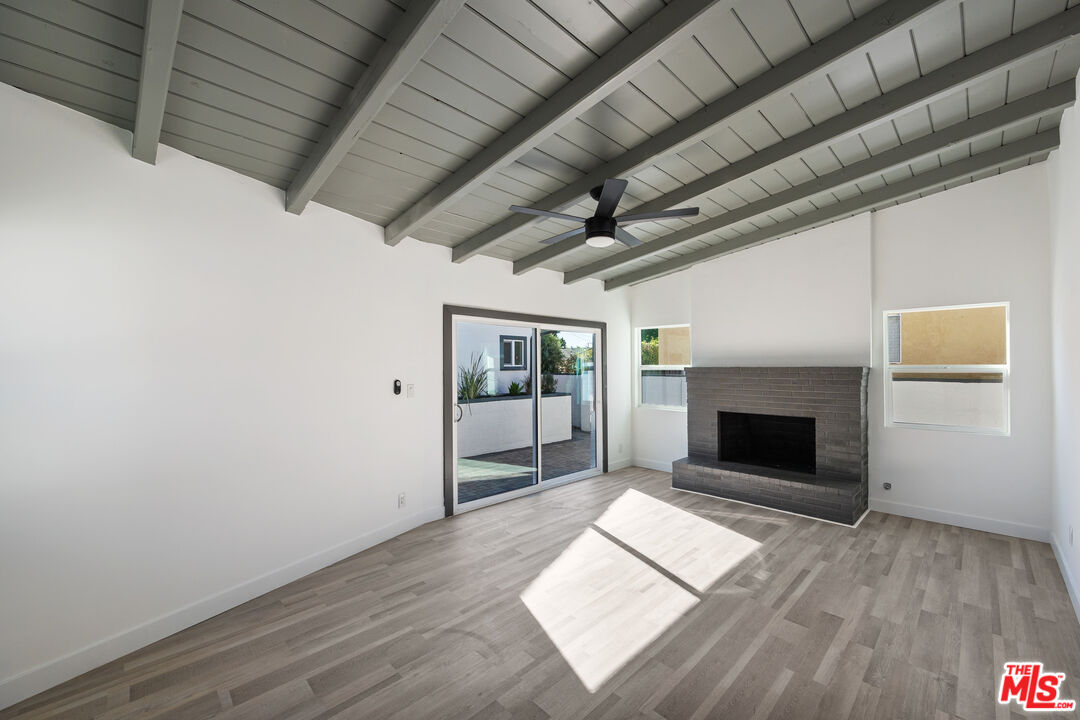 11044 Tiara St