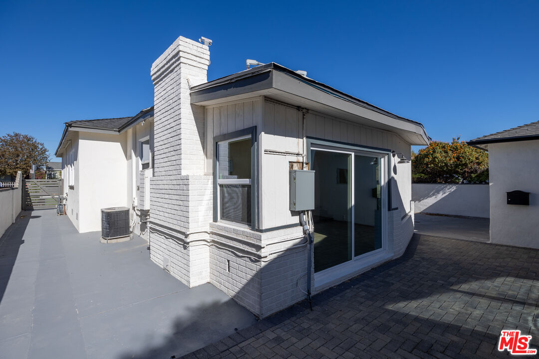 11044 Tiara St
