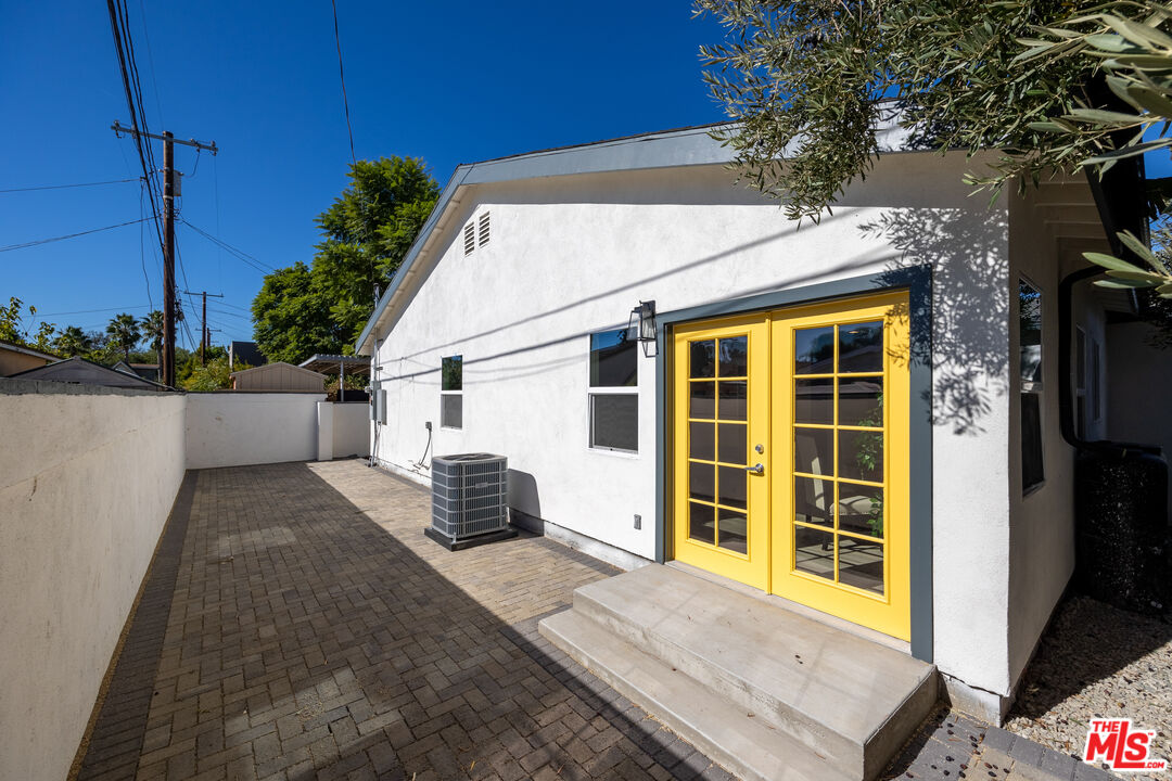 11044 Tiara St