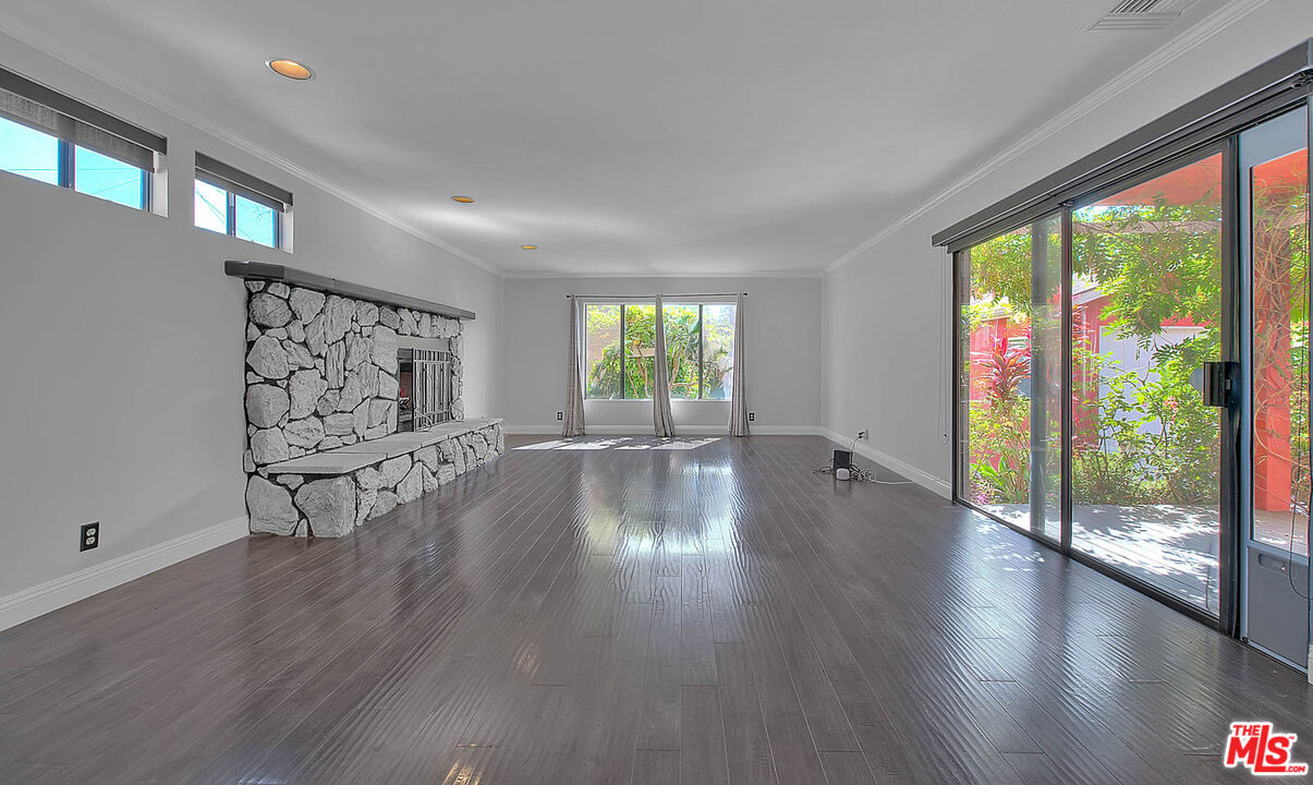 4271 La Salle Ave