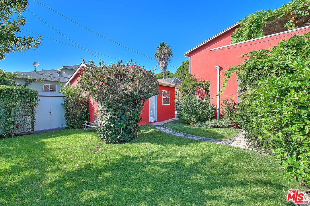 4271 La Salle Ave