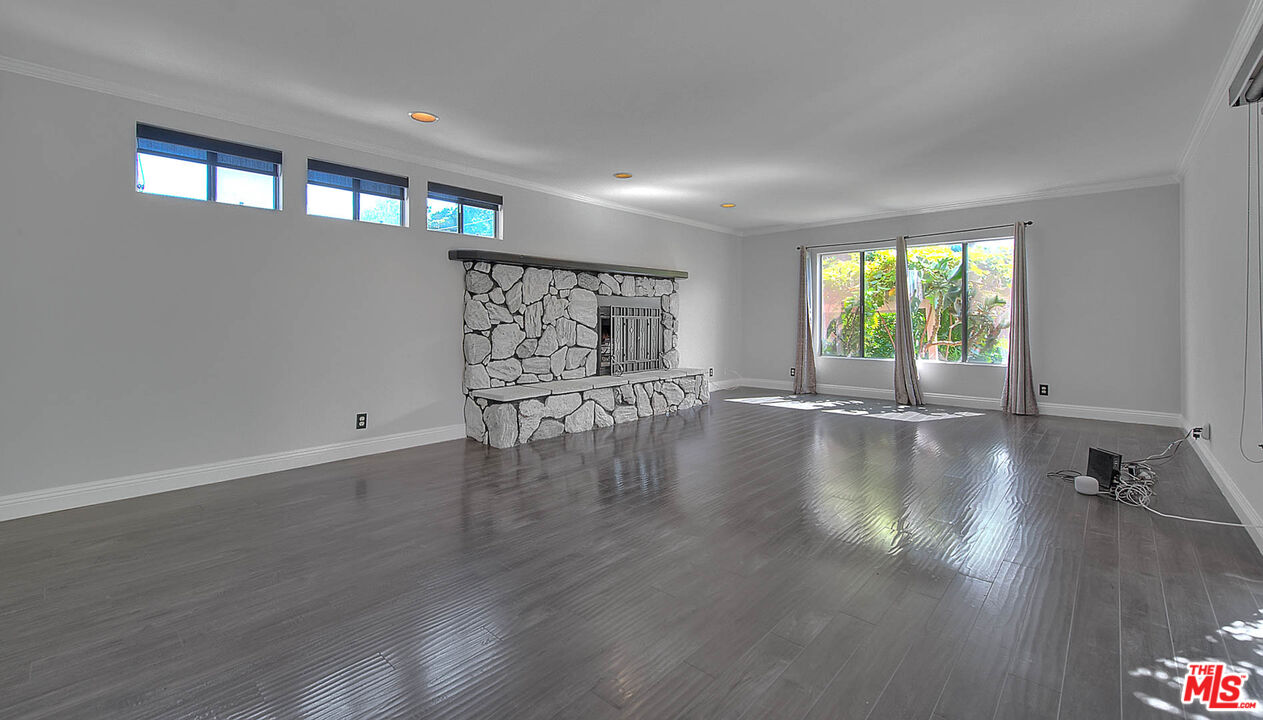 4271 La Salle Ave