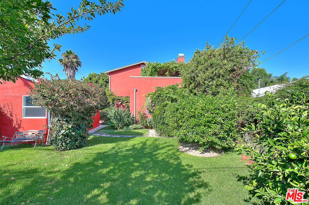 4271 La Salle Ave
