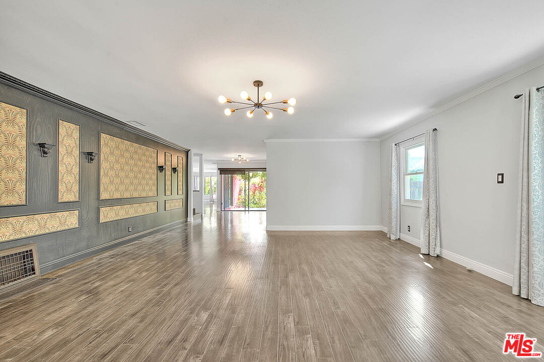 4271 La Salle Ave