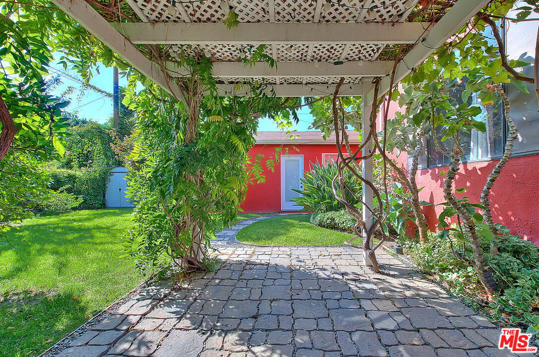 4271 La Salle Ave