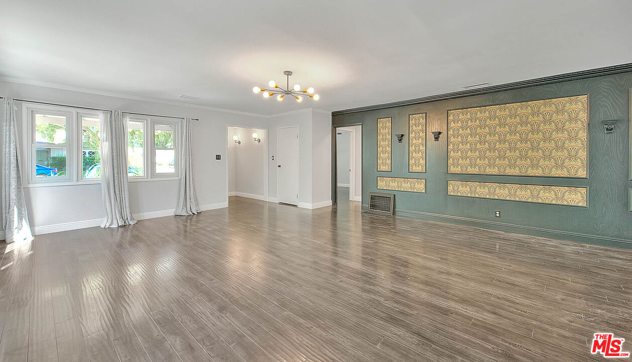 4271 La Salle Ave