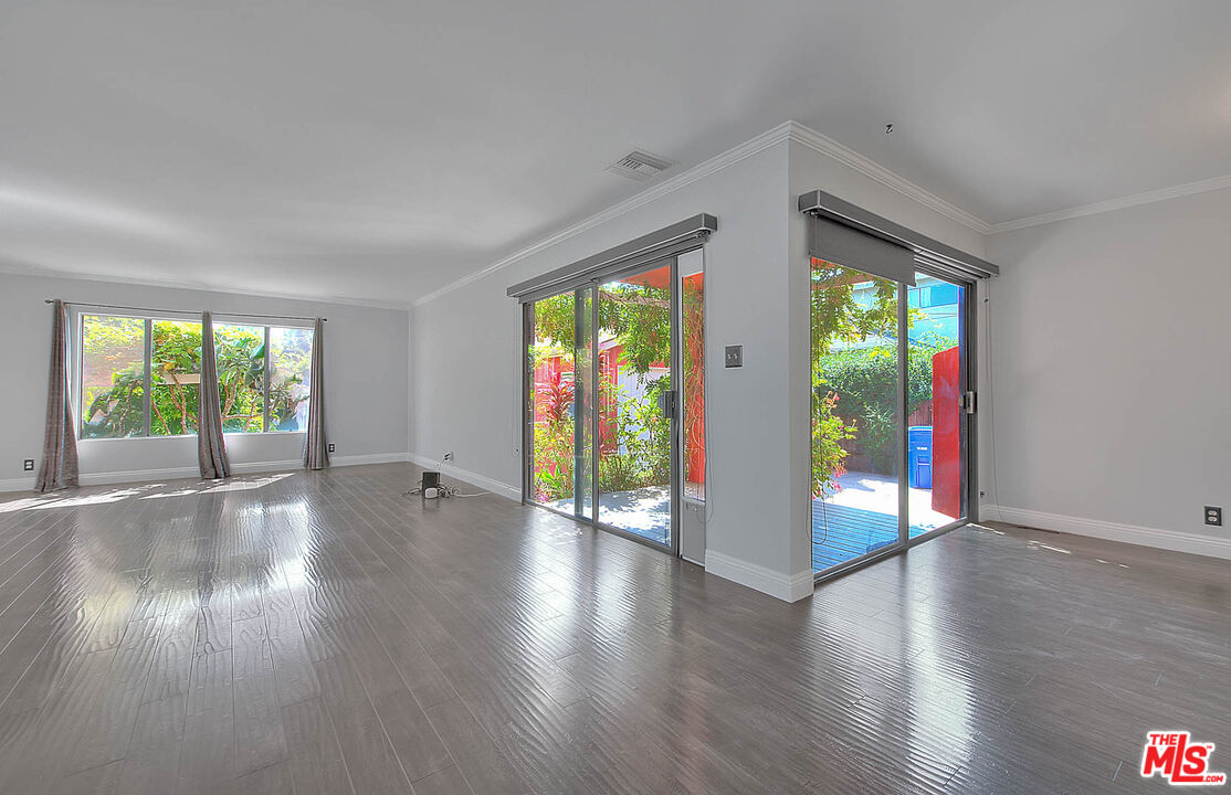 4271 La Salle Ave
