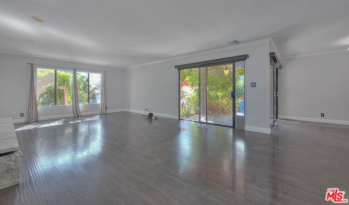 4271 La Salle Ave
