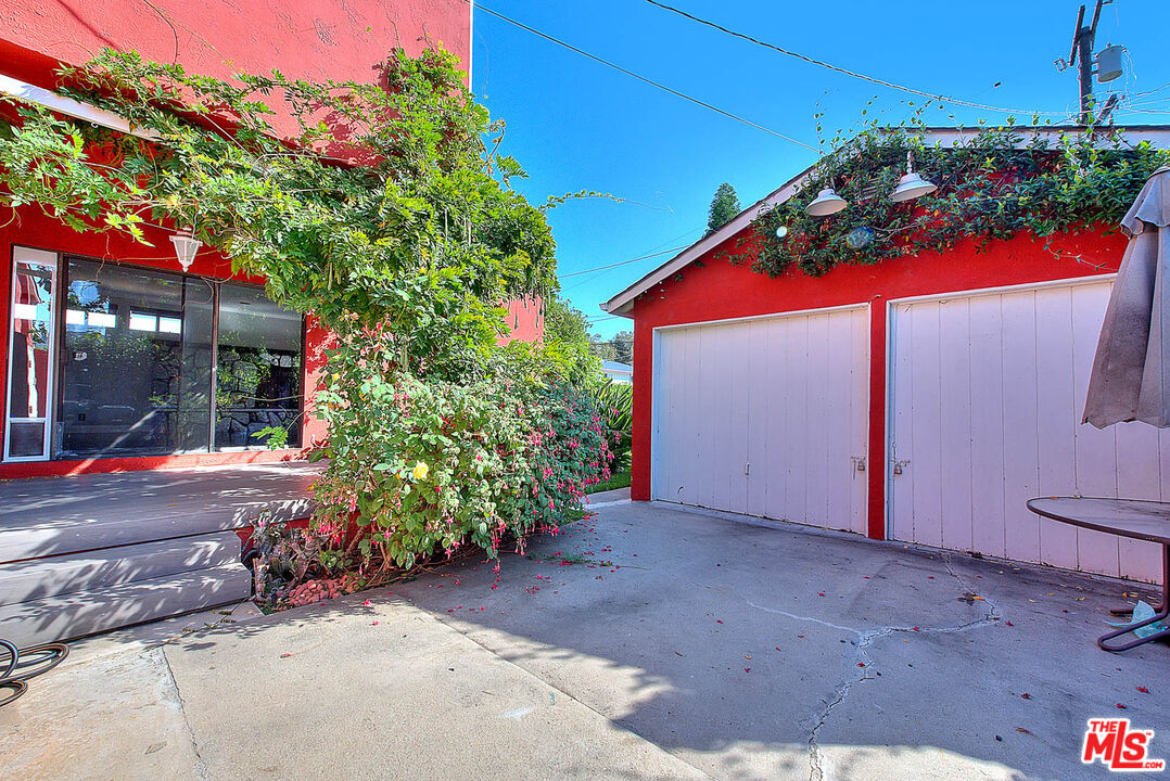 4271 La Salle Ave