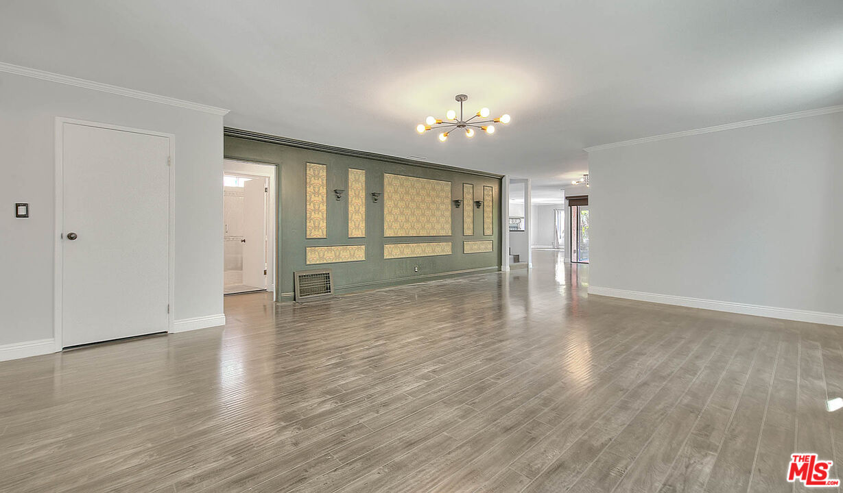4271 La Salle Ave