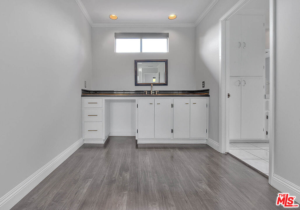 4271 La Salle Ave