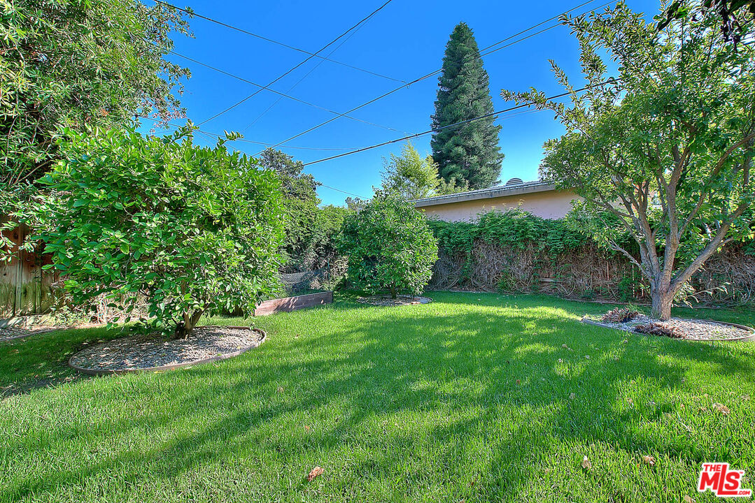 4271 La Salle Ave