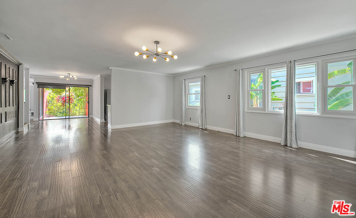 4271 La Salle Ave