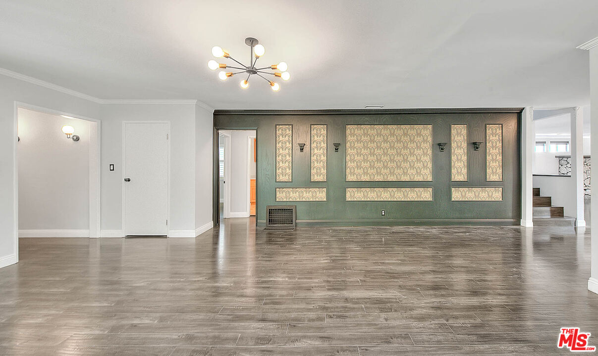 4271 La Salle Ave