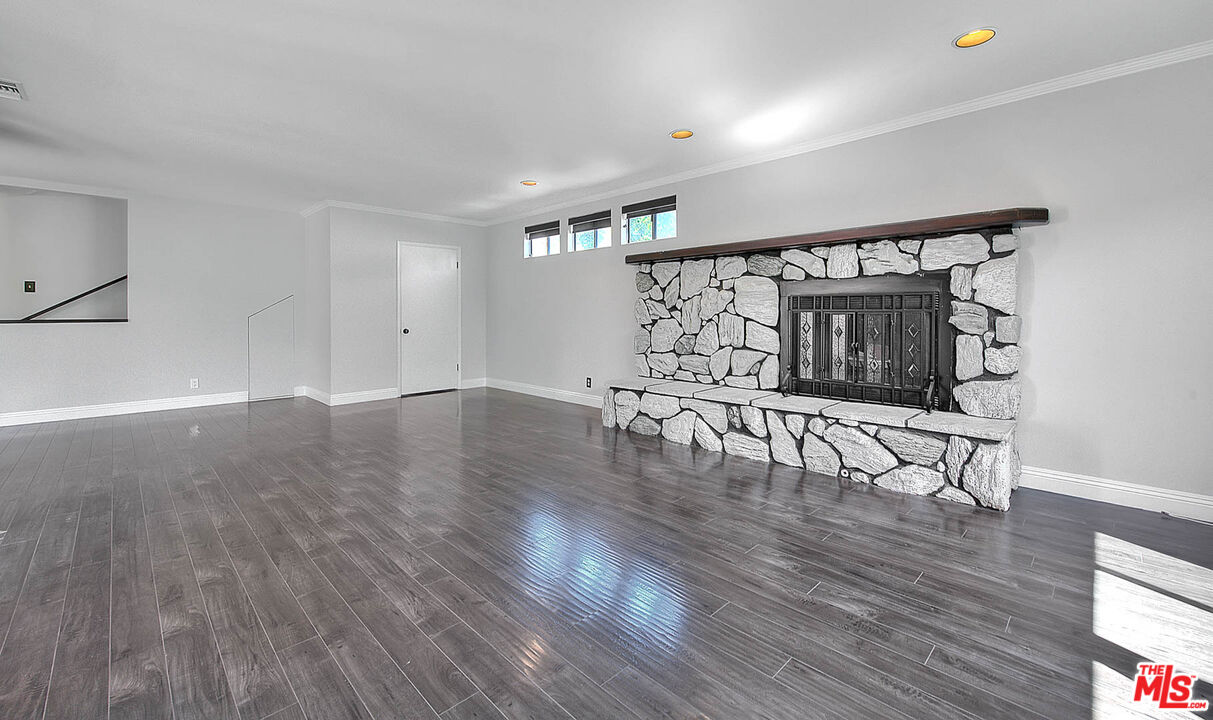4271 La Salle Ave