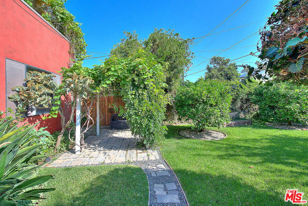 4271 La Salle Ave