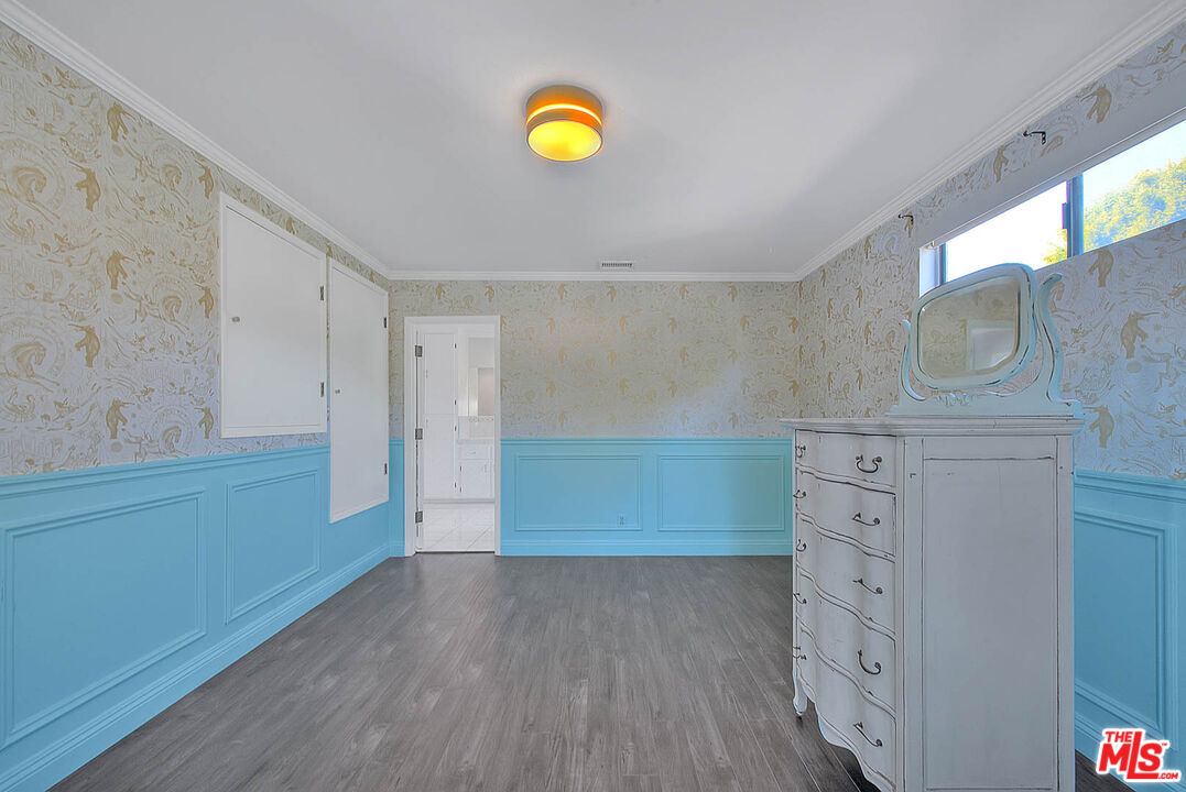 4271 La Salle Ave