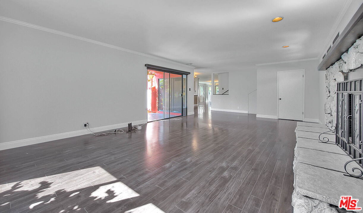 4271 La Salle Ave