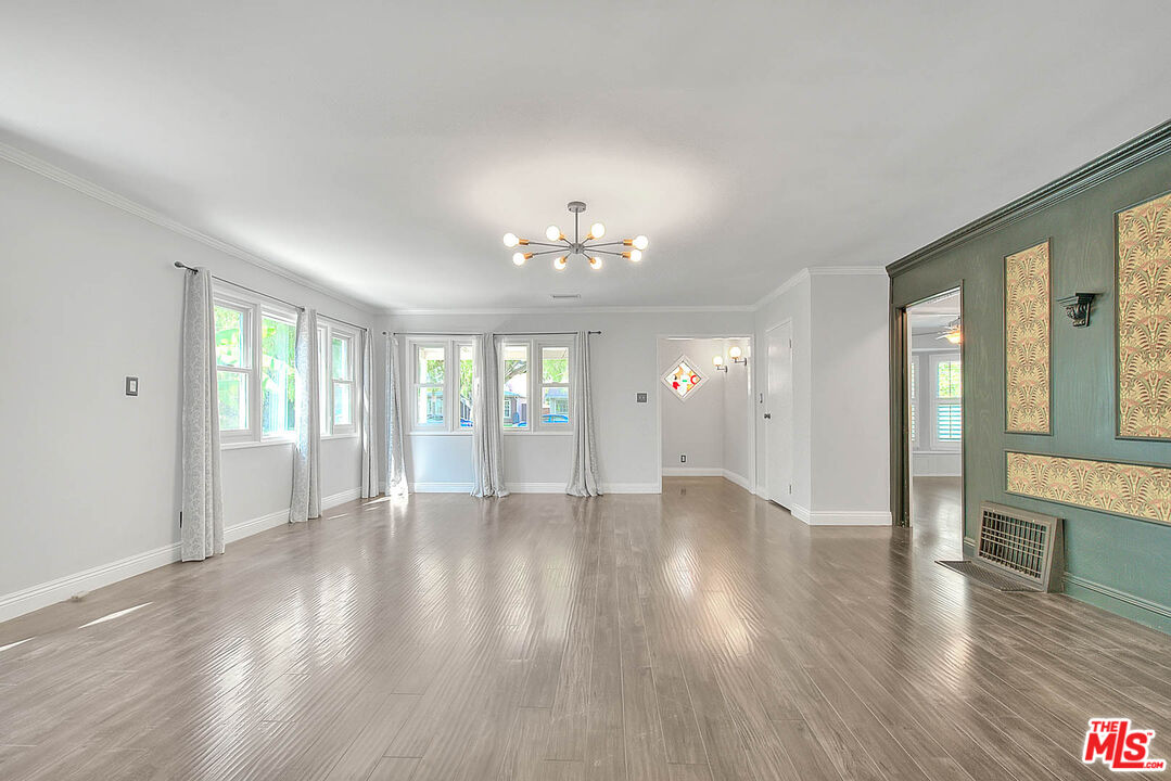 4271 La Salle Ave