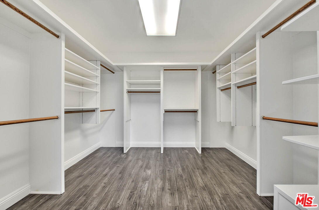 4271 La Salle Ave