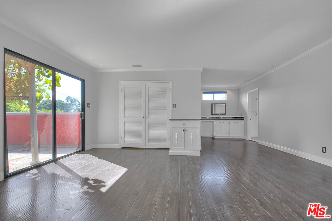 4271 La Salle Ave