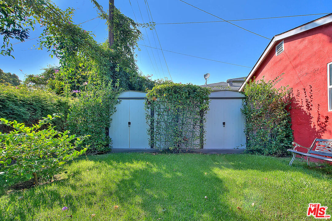 4271 La Salle Ave