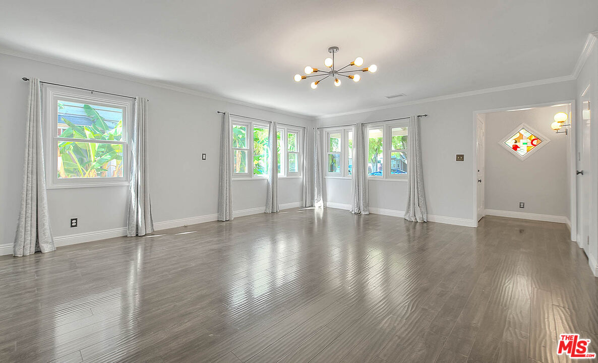 4271 La Salle Ave