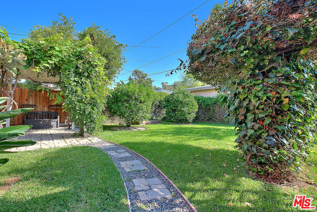 4271 La Salle Ave