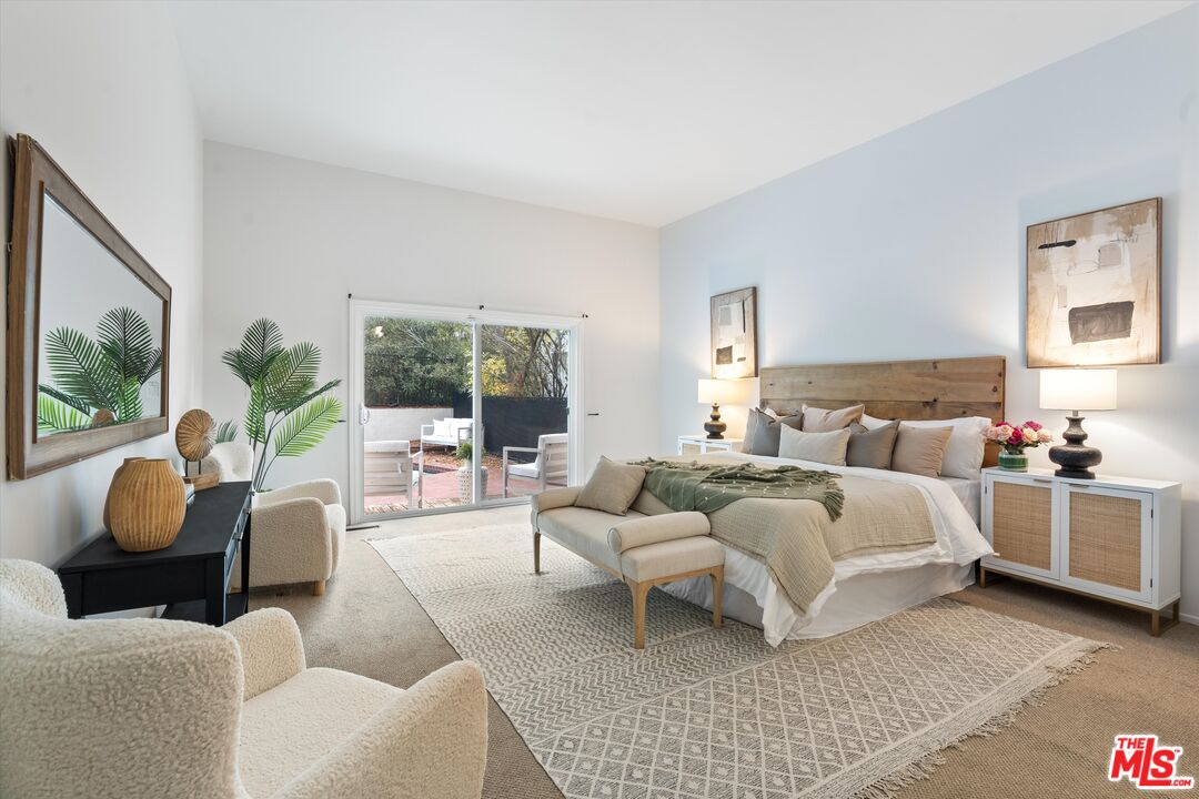 3219 LAUREL CANYON
