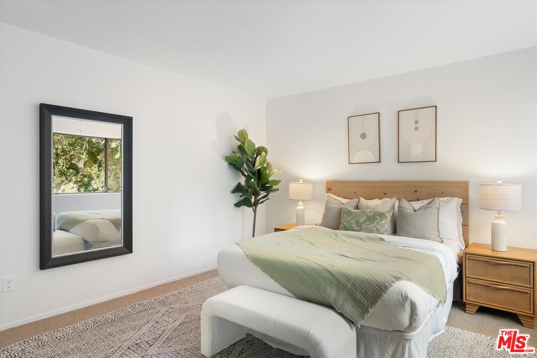 3219 LAUREL CANYON