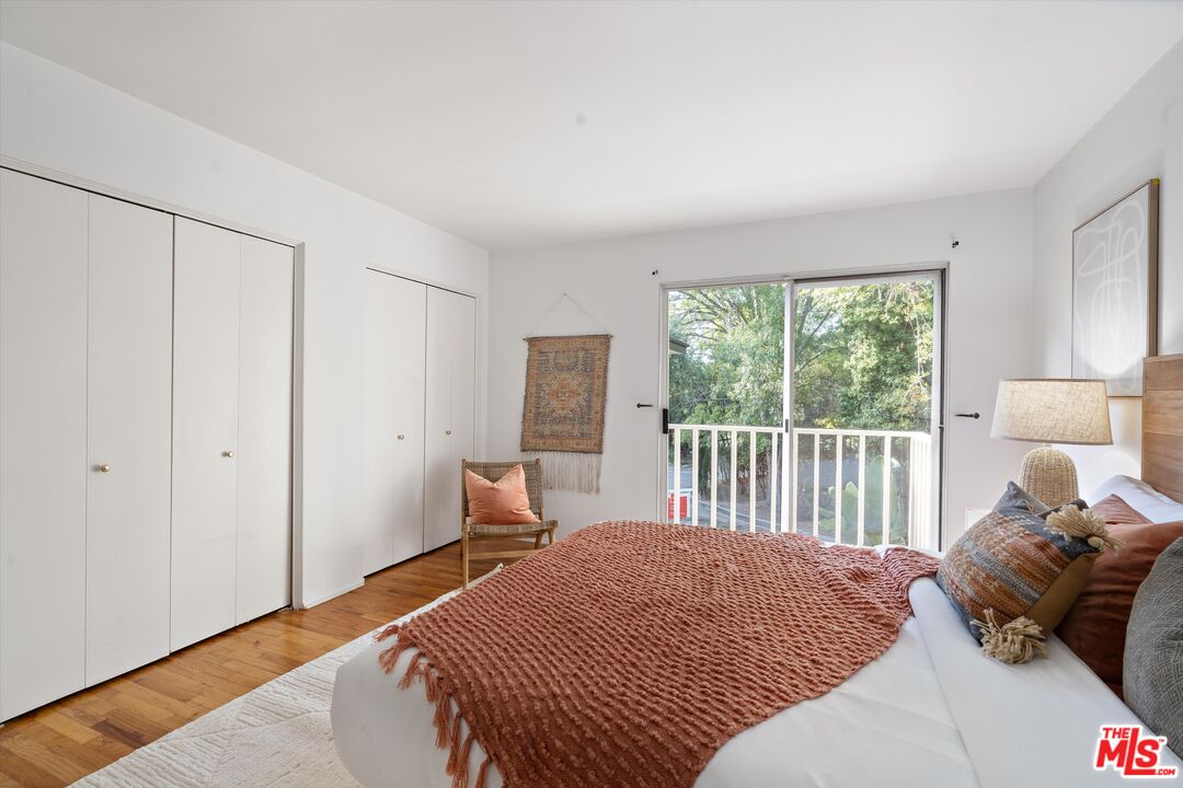 3219 LAUREL CANYON