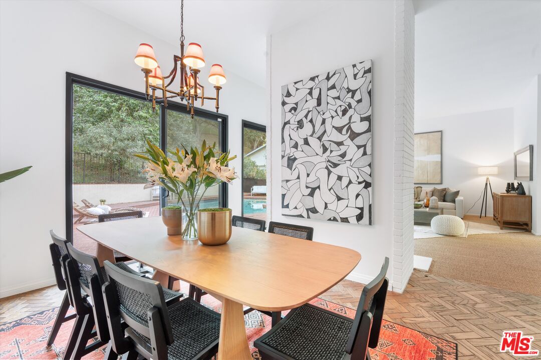 3219 LAUREL CANYON