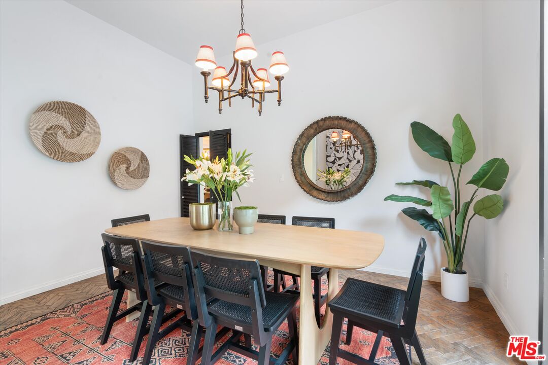 3219 LAUREL CANYON