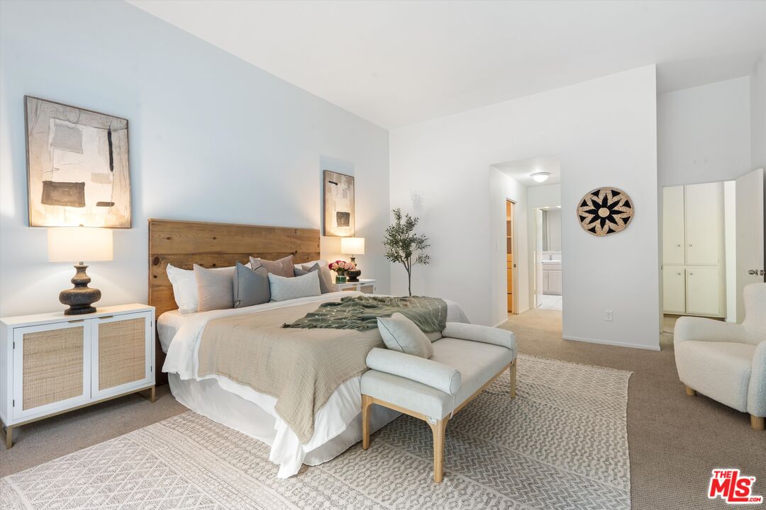 3219 LAUREL CANYON