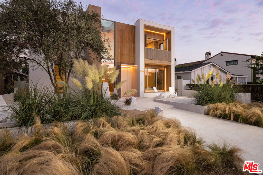 516 Tustin Ave
