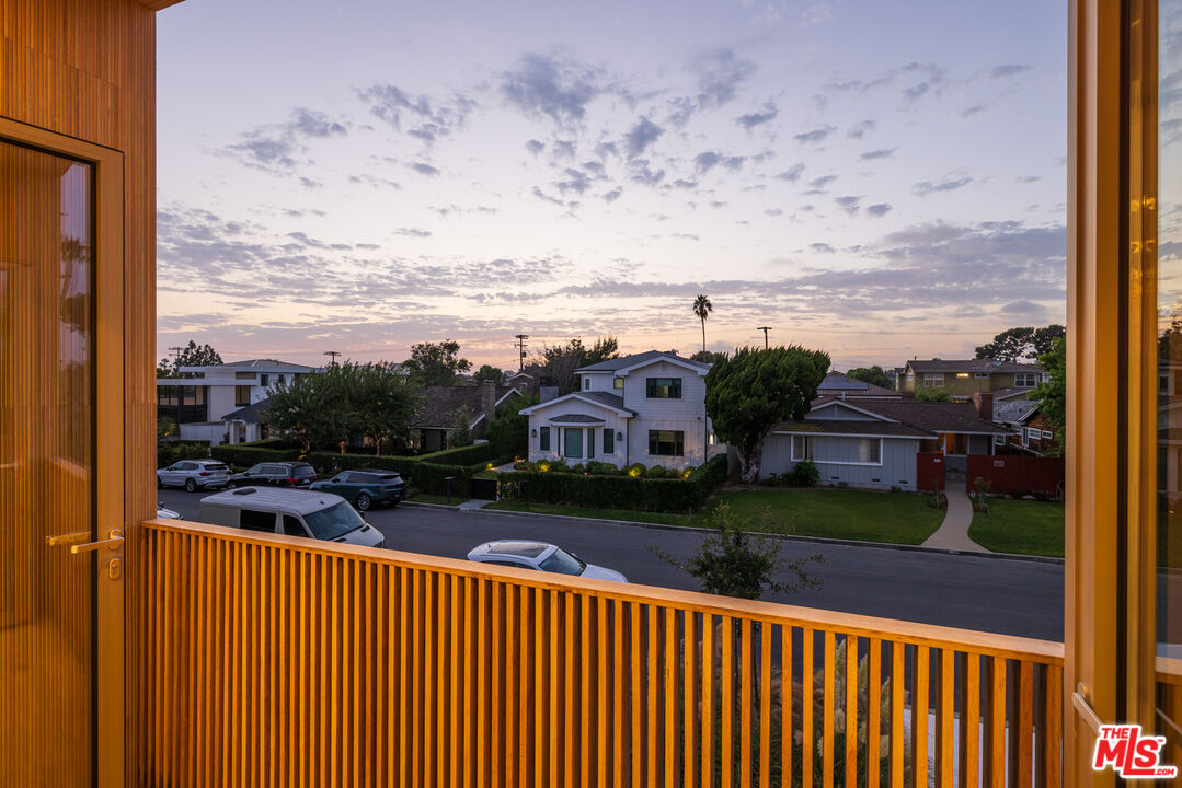 516 Tustin Ave