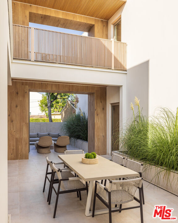 516 Tustin Ave