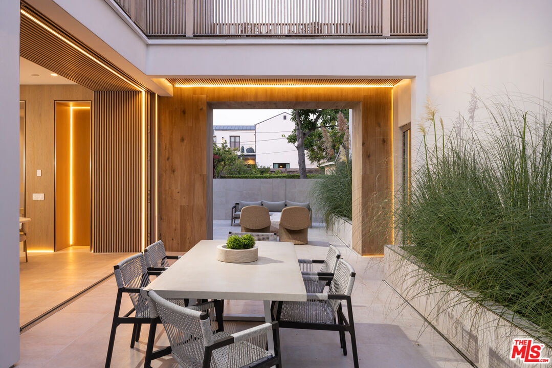 516 Tustin Ave