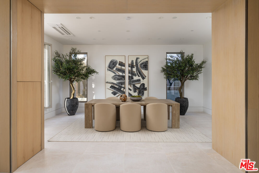 516 Tustin Ave
