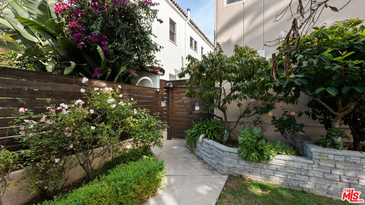 1239 9th St Unit: 4