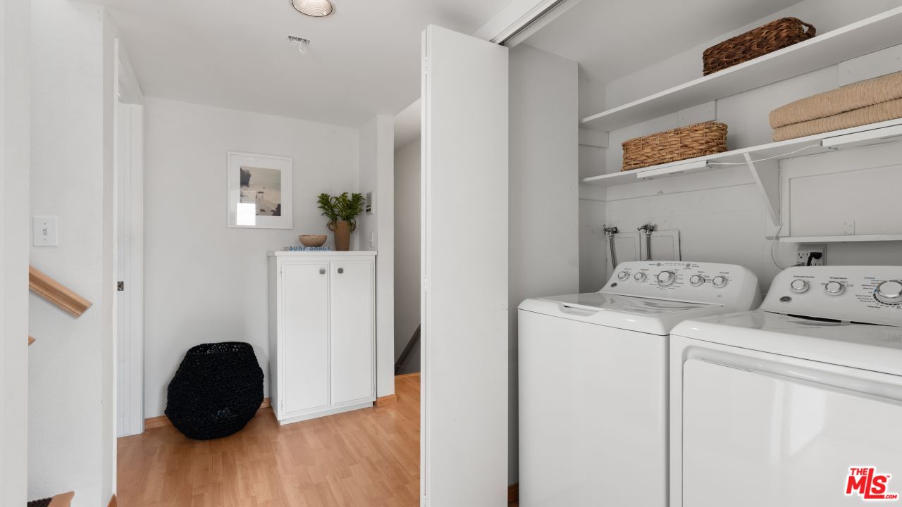 1239 9th St Unit: 4