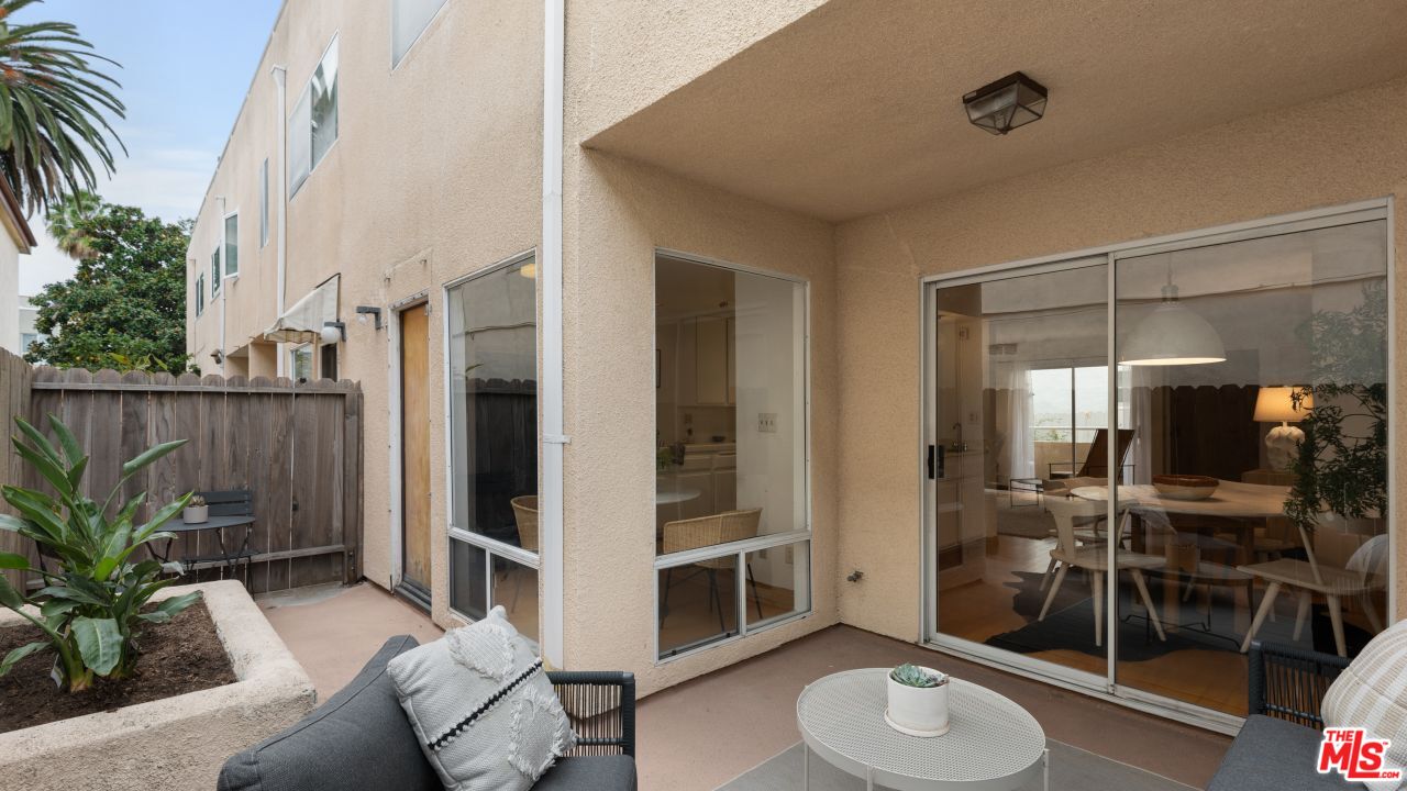 1239 9th St Unit: 4