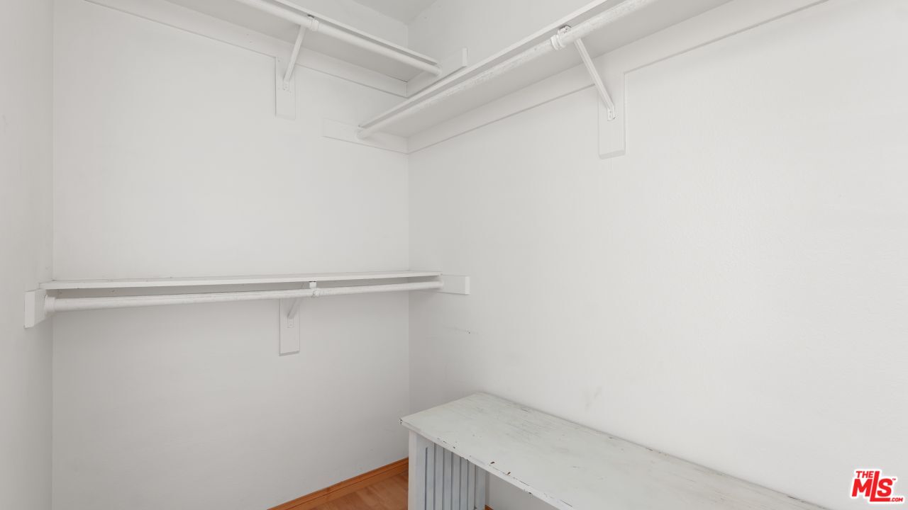 1239 9th St Unit: 4