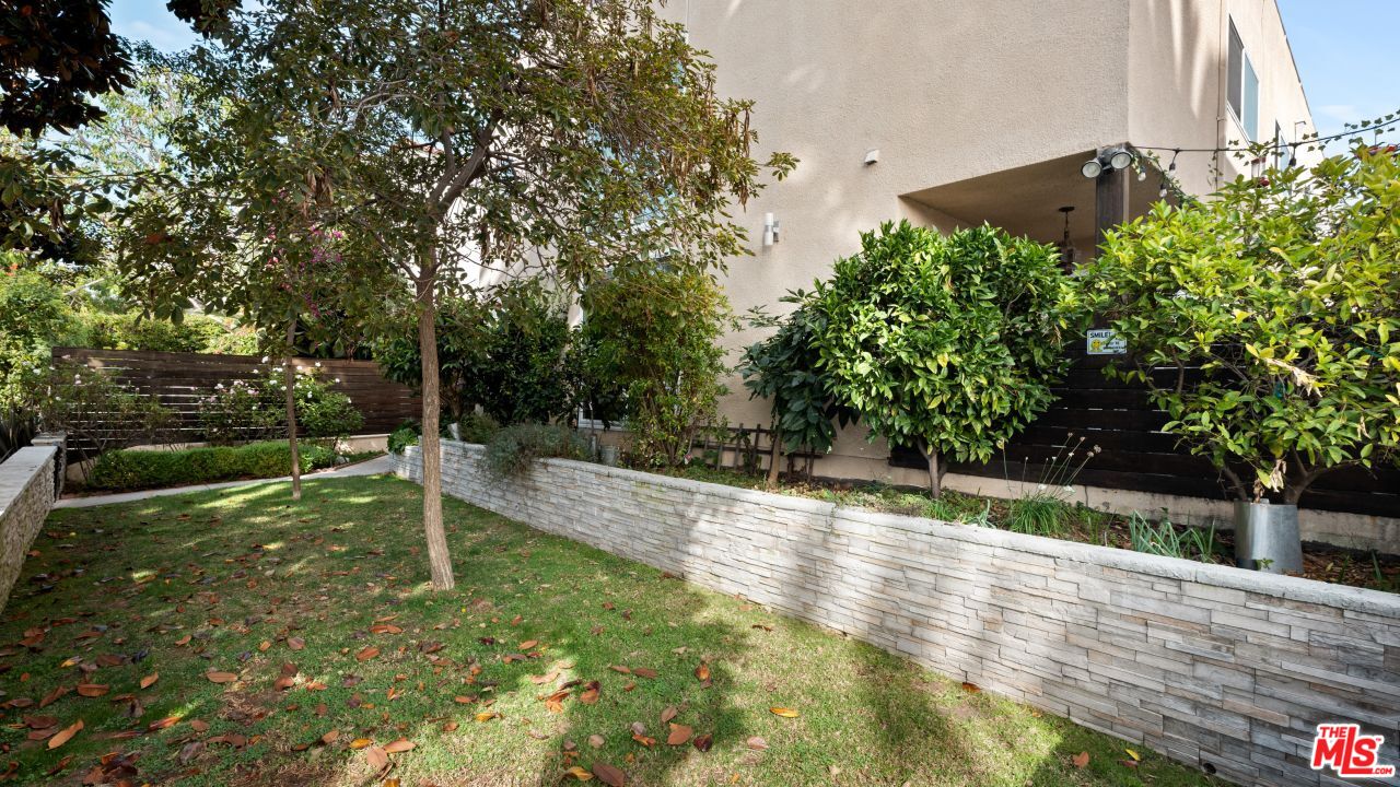 1239 9th St Unit: 4