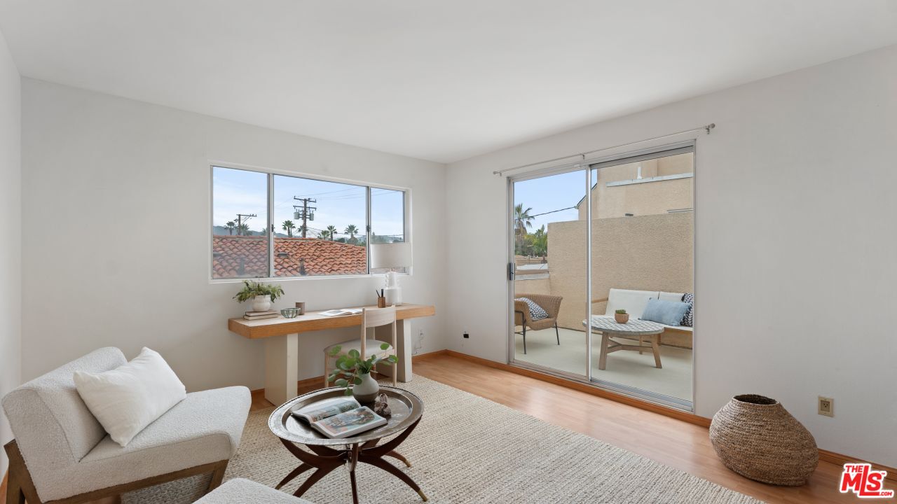 1239 9th St Unit: 4
