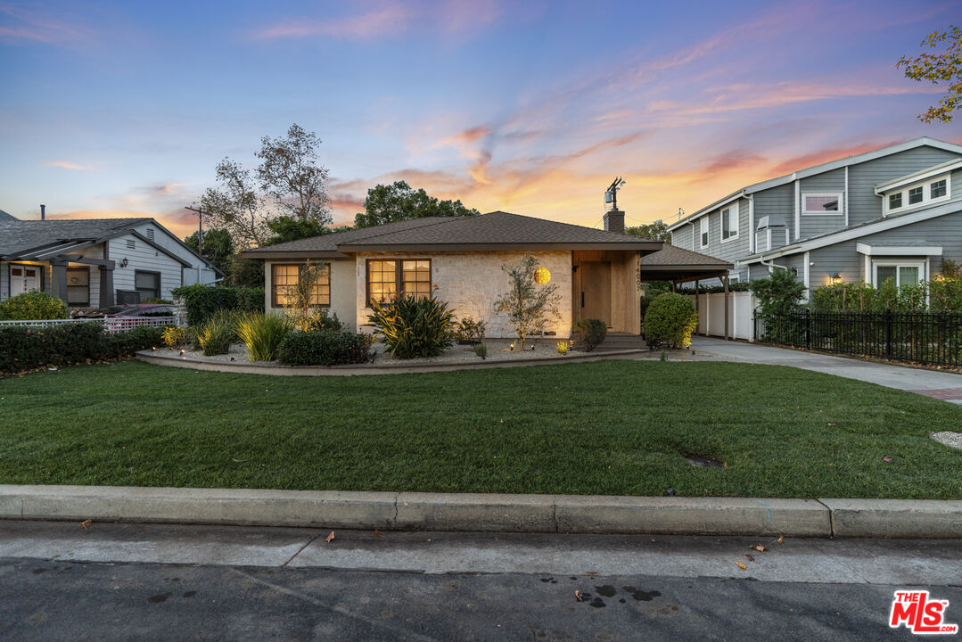 14007 E La Maida St