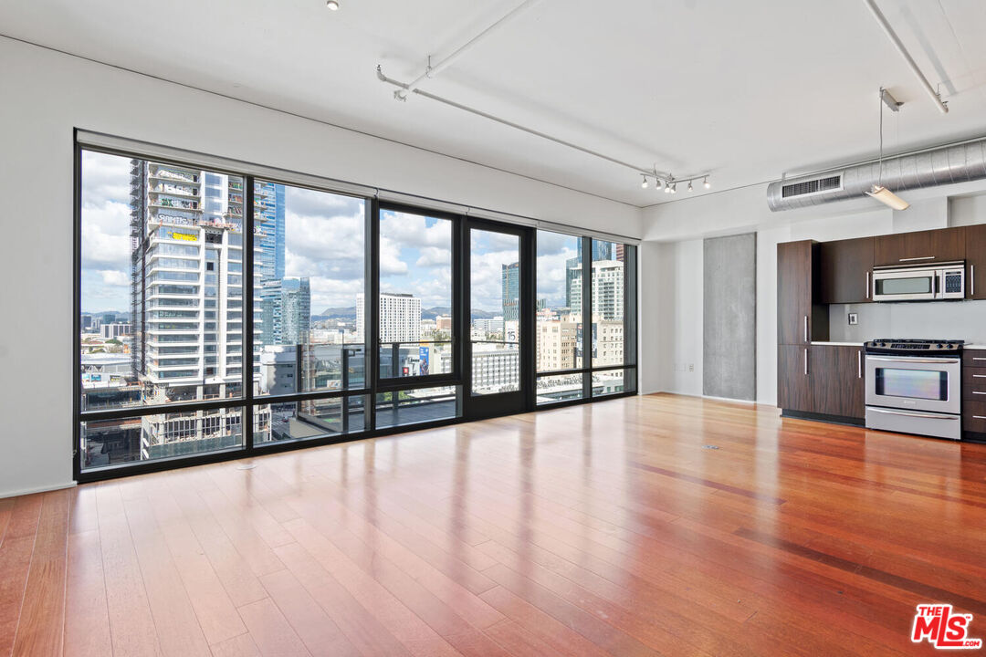 1100 S Hope St Unit: 1506