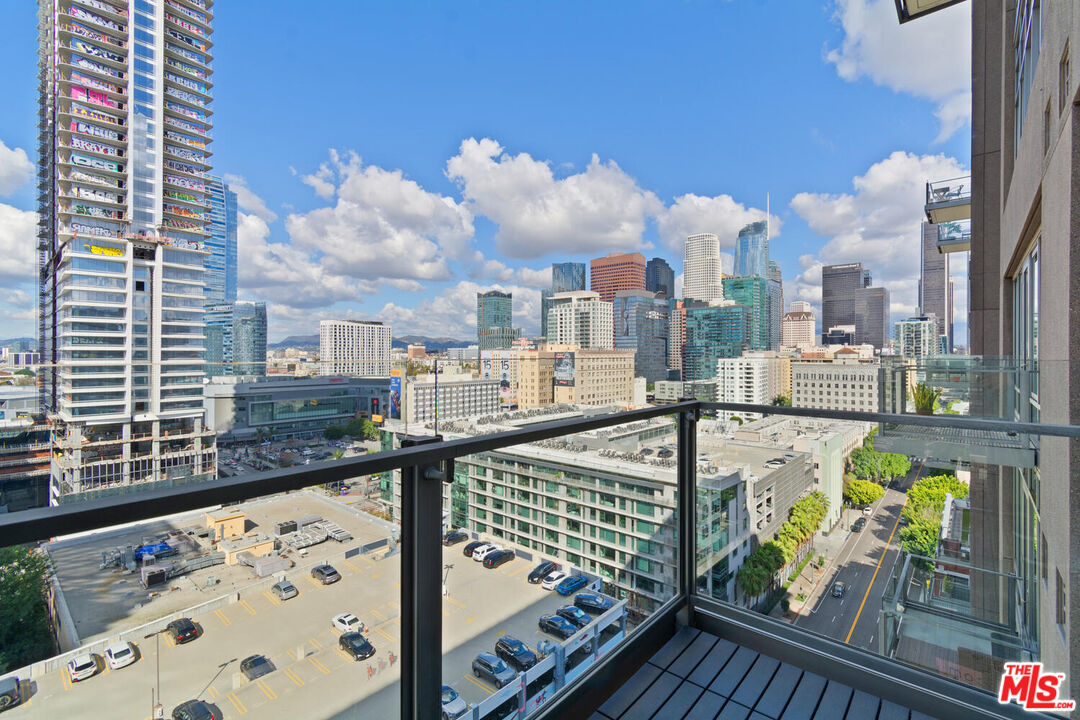 1100 S Hope St Unit: 1506