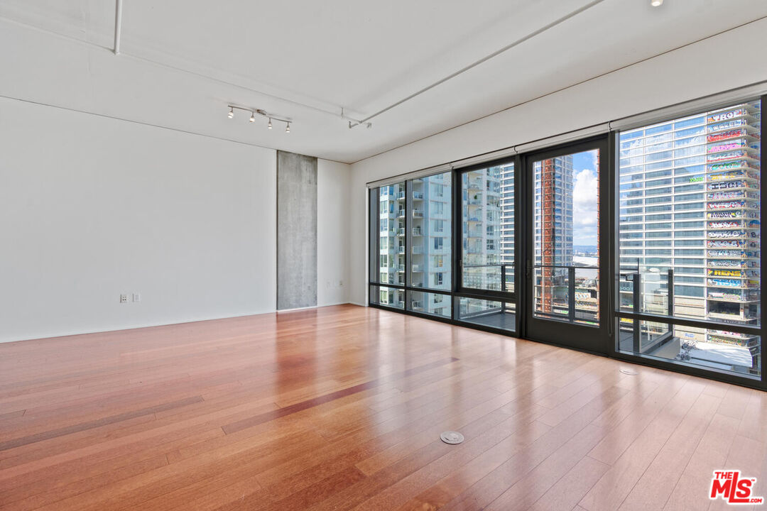 1100 S Hope St Unit: 1506