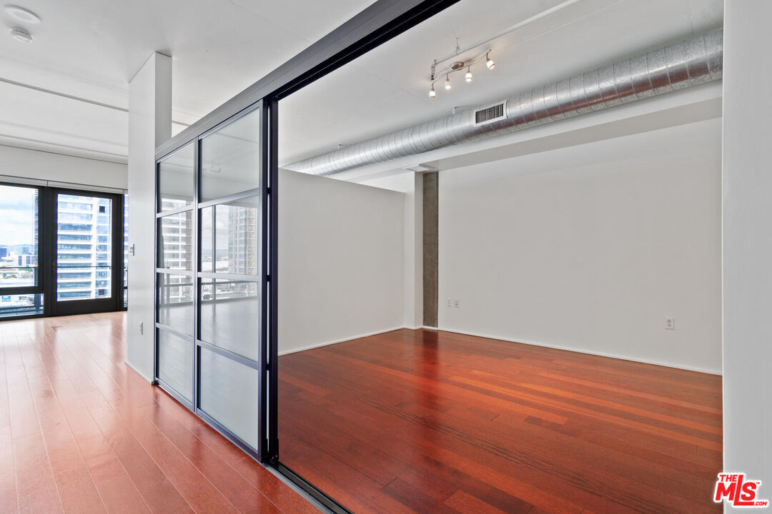1100 S Hope St Unit: 1506